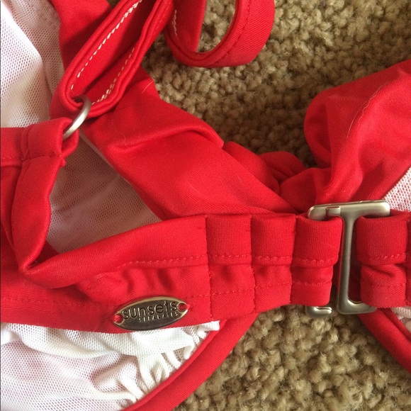 Twist front red bikini top - Picture 2 of 3